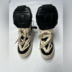 Rick owned men’s sneakers size 39 is 7.5-8